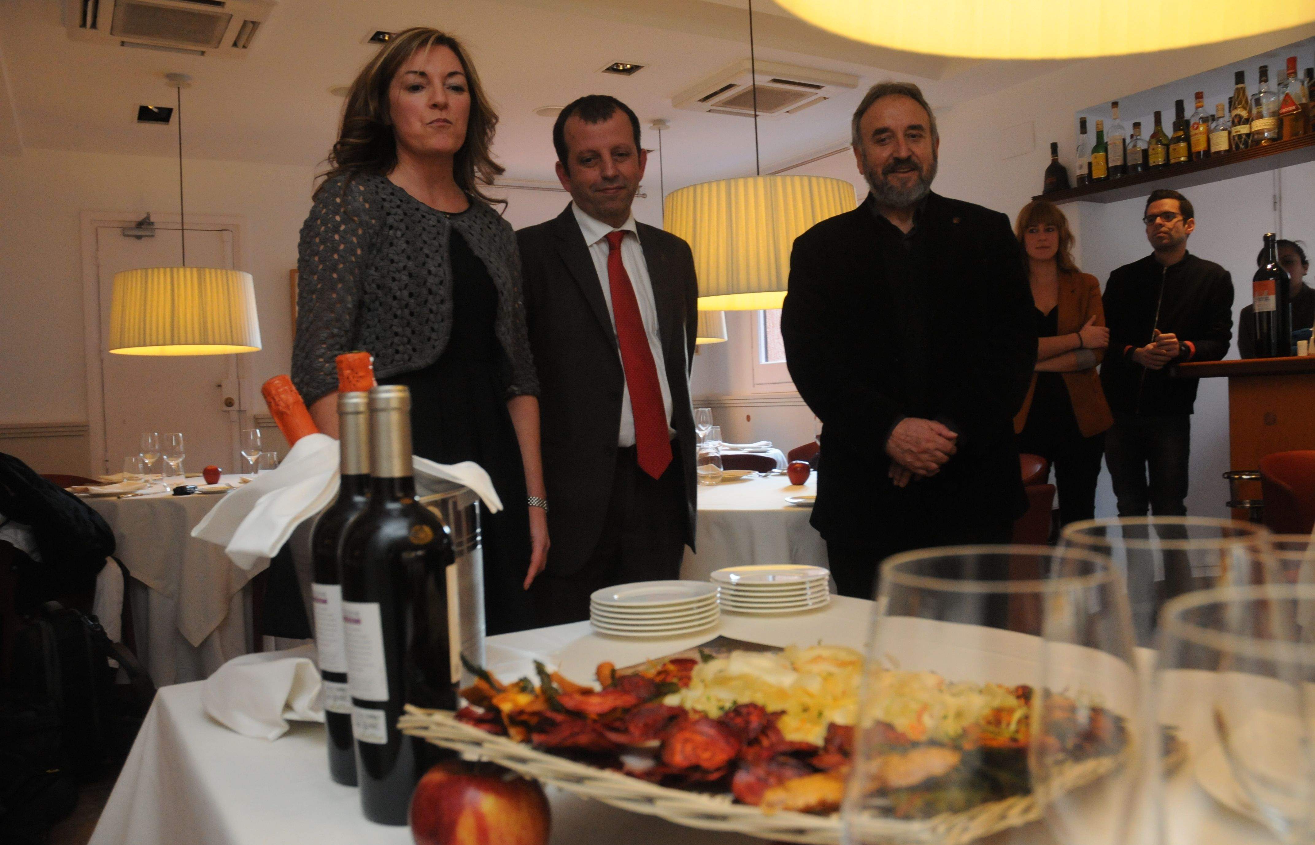 Isabel Coll, Carles Brugarolas i josep Canals durant la presentació a Villa 50. FOTO: D. Fernández