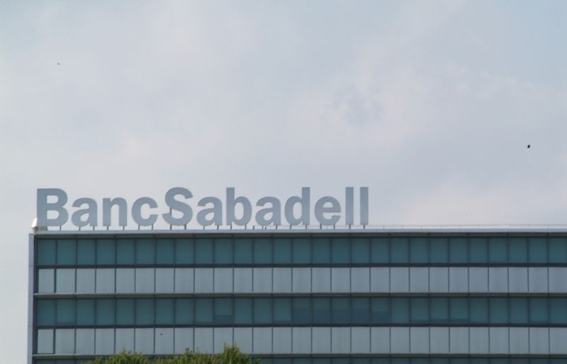 L'entitat financera té un edifici d'oficines a Can Sant Joan FOTO: Lluís Llebot