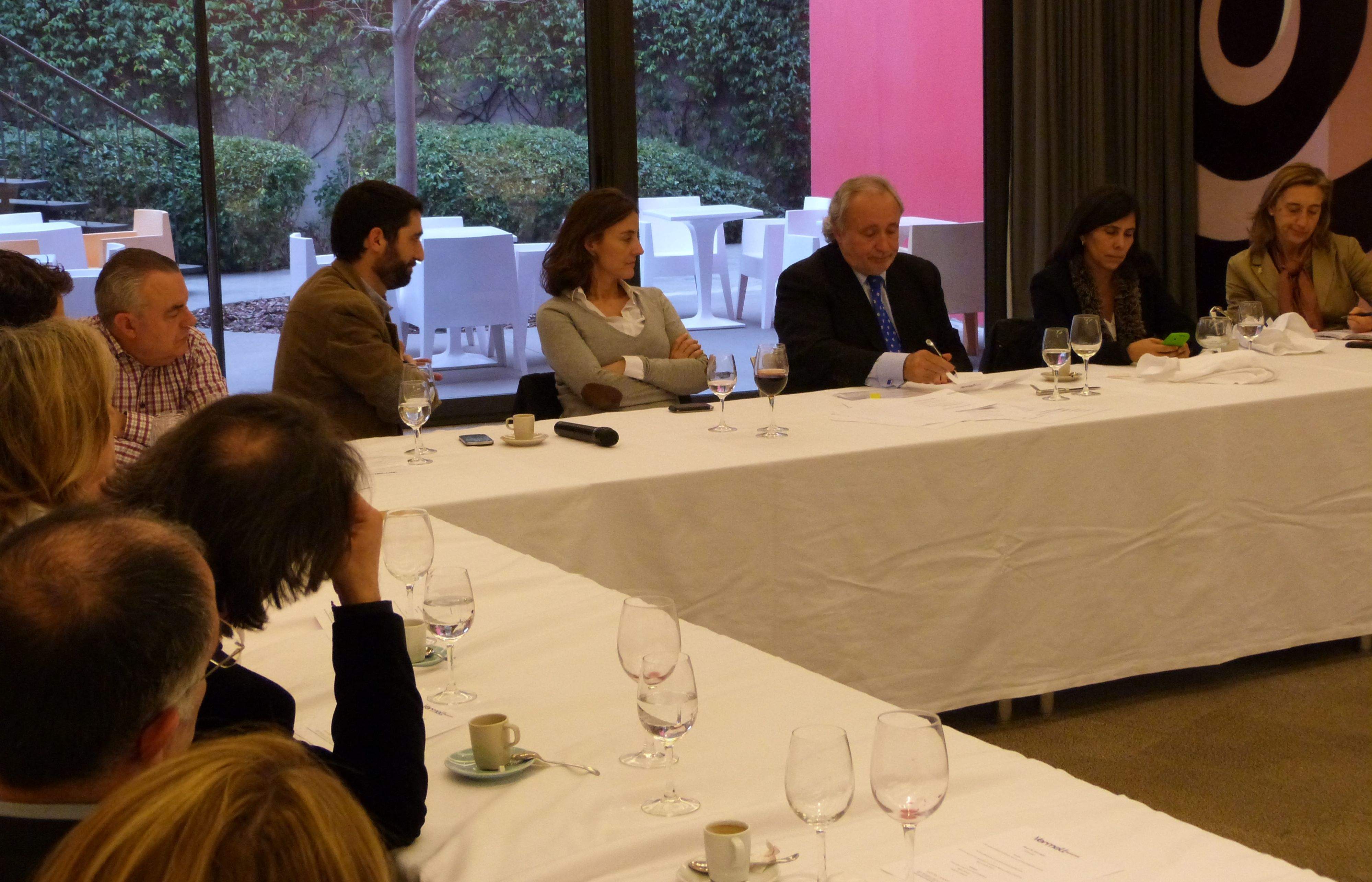 Antoni Fernández acompanyat de l'alcaldessa de Sant Cugat. FOTO: B. Bella