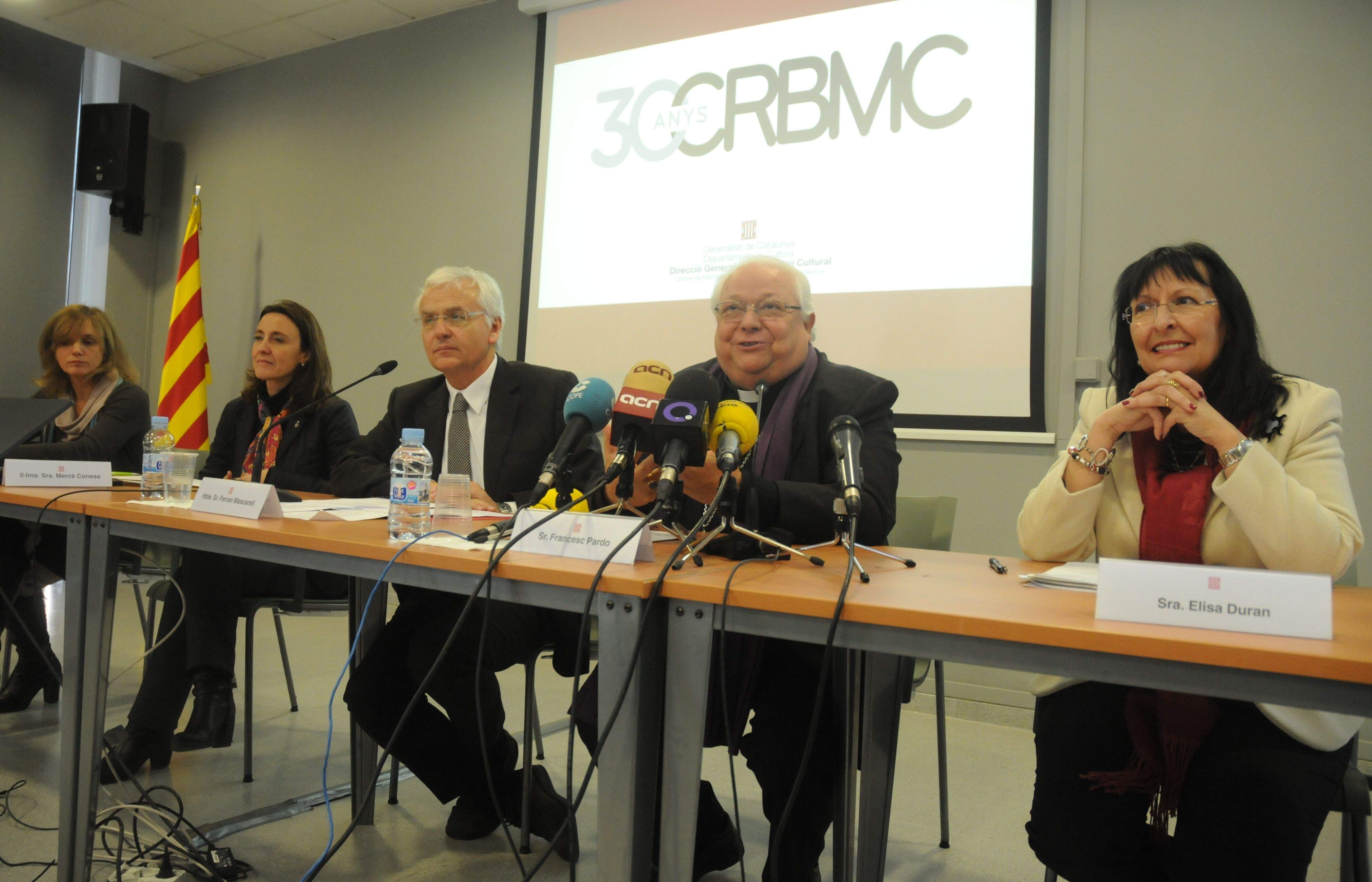 A la foto, les personalitats que han presentat l'acte al CRBMC. FOTO: D. Fernández
