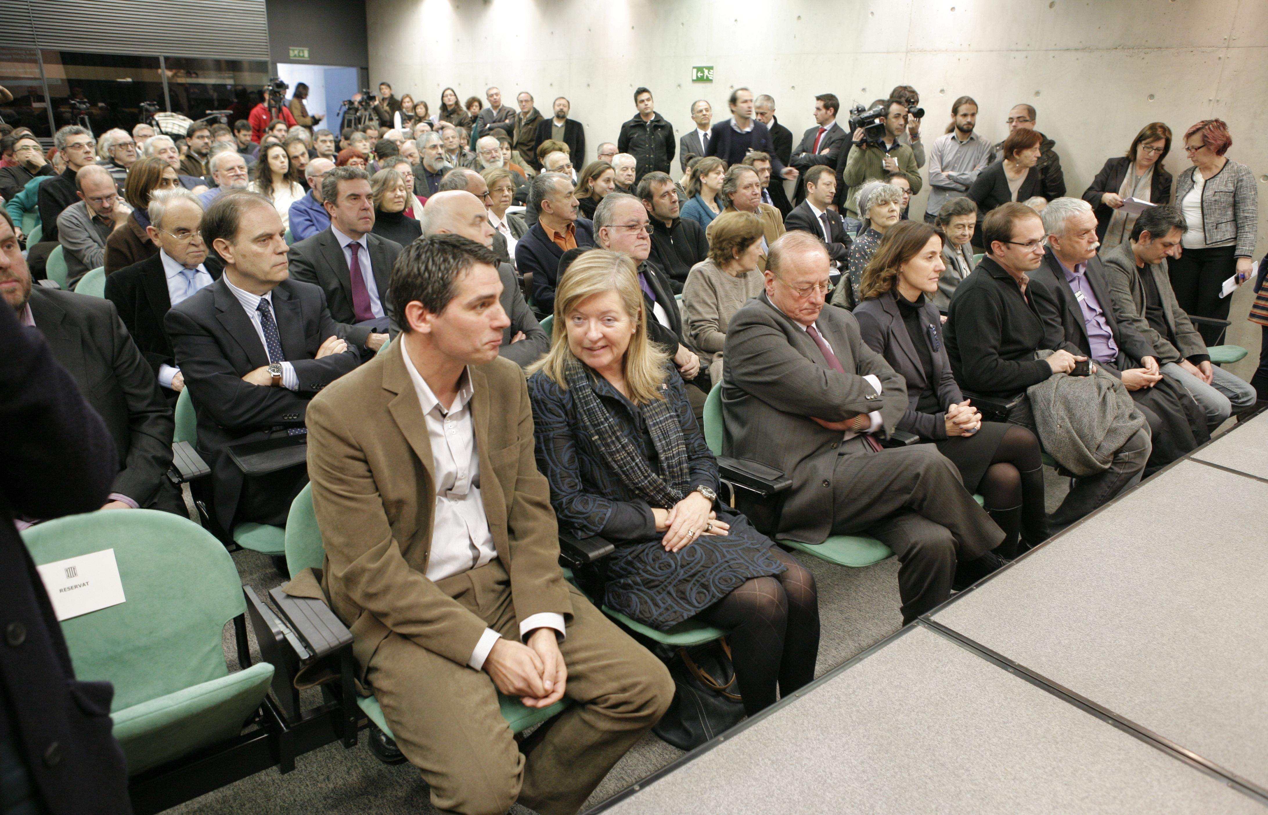 La sala d'actes de l'ANC s'ha quedat petita per viure un moment històric. FOTO: A.Ribera