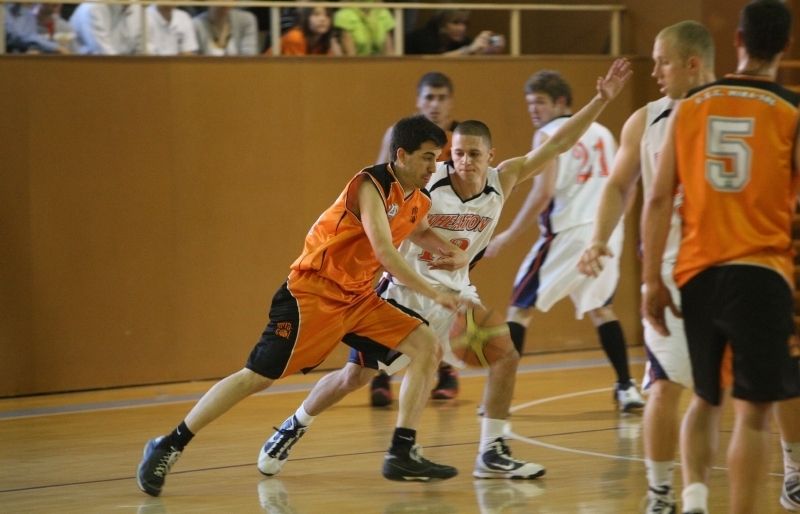 El CB Mira-sol tornarà a jugar a la ZEM Rambla del Celler. FOTO: Arxiu/LL.LL.