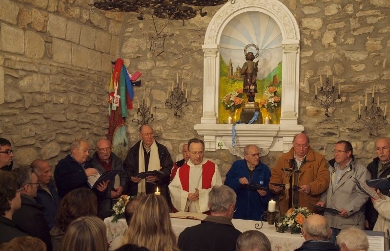 Fa dos anys que només es pot oficiar missa per culpa de la pluja. Foto: A. Ribera