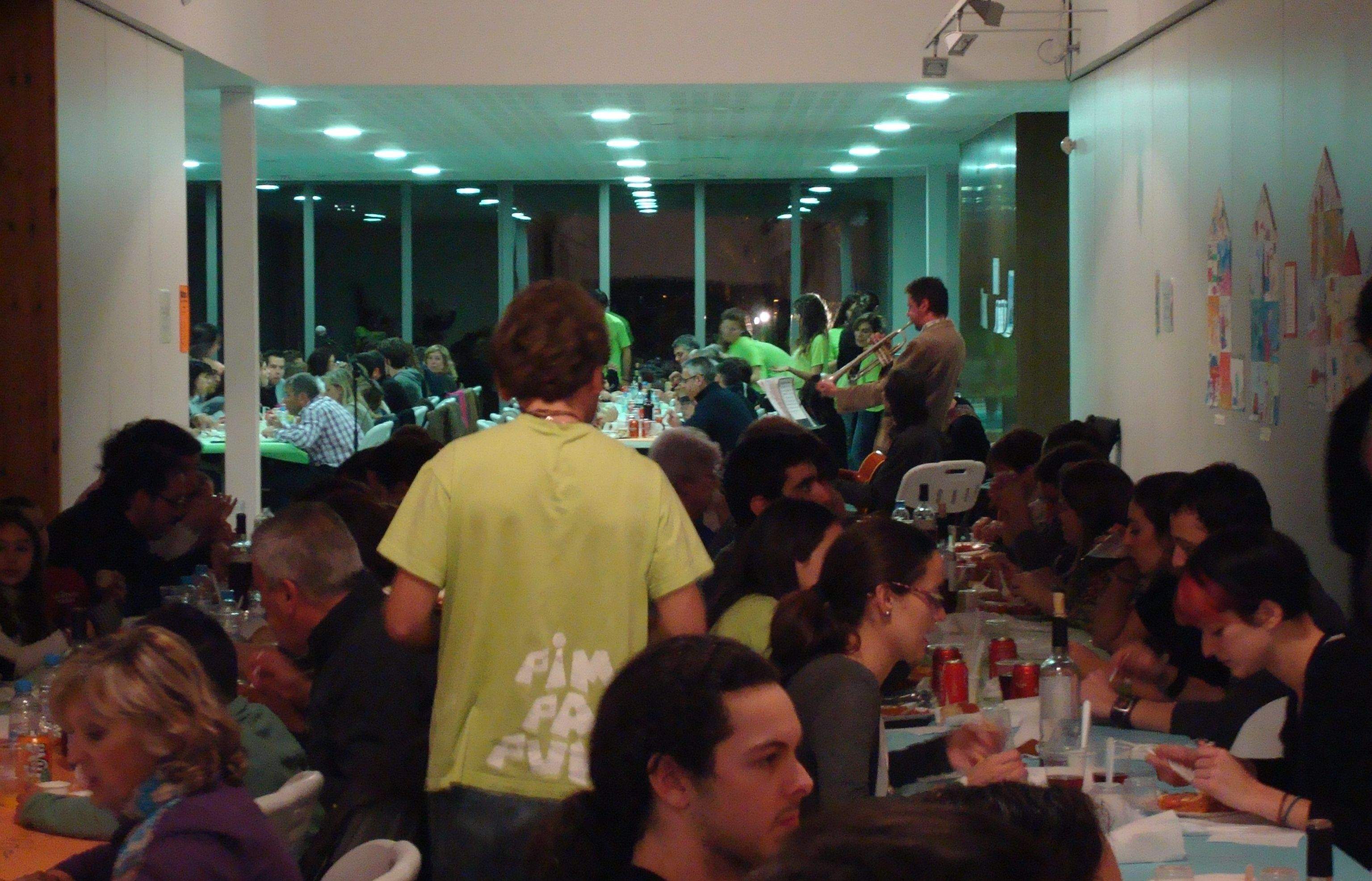 Èxit d'assistència al primer sopar solidari de Pim Pam Pum. FOTO: C.Caballé