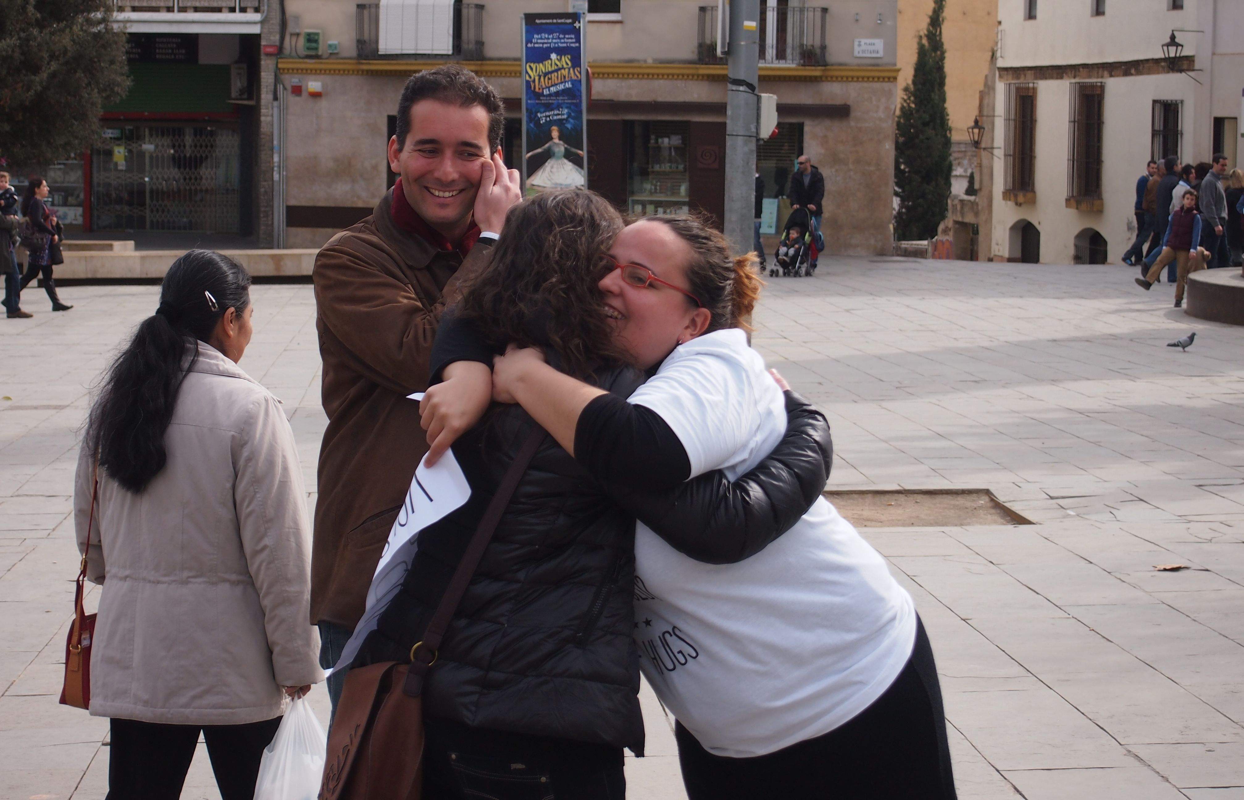 Hi havia abraçades per a tothom. FOTO: C.Caballé