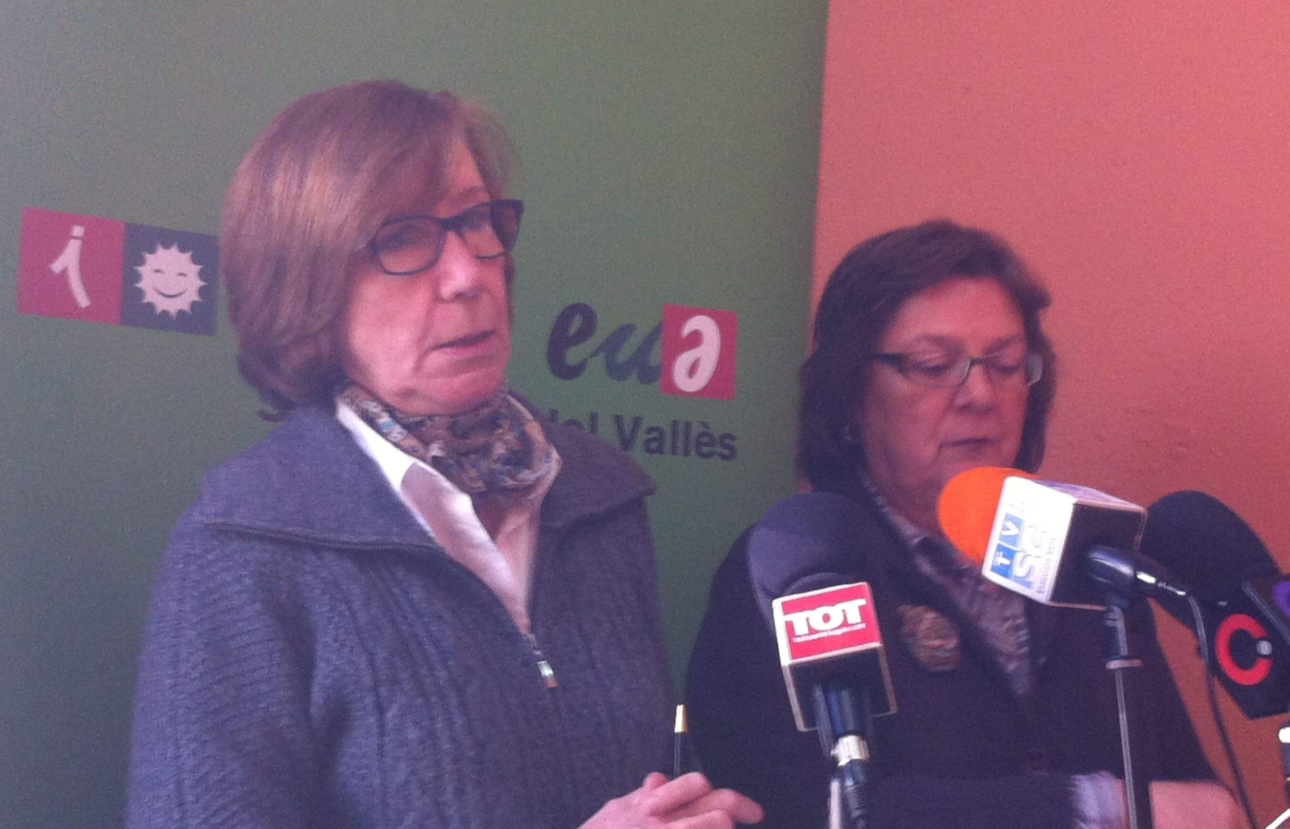 Roser Casamitjana i Montse Español reivindiquen els drets de les dones. FOTO: C.C.