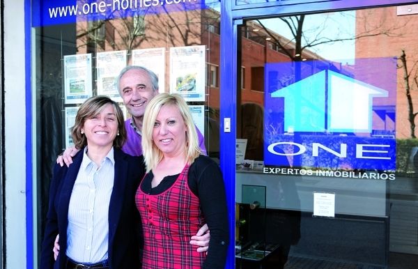 Han ampliat la seva oferta de treball incorporant un advocat i administrador de finques.