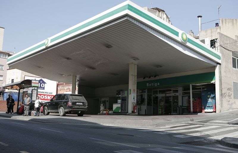 La benzinera fa més de 40 anys que està situada en aquest punt FOTO: A. Ribera