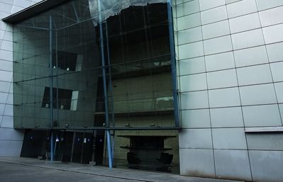 L'edifici del policlinic se situa a l'avinguda Torreblanca