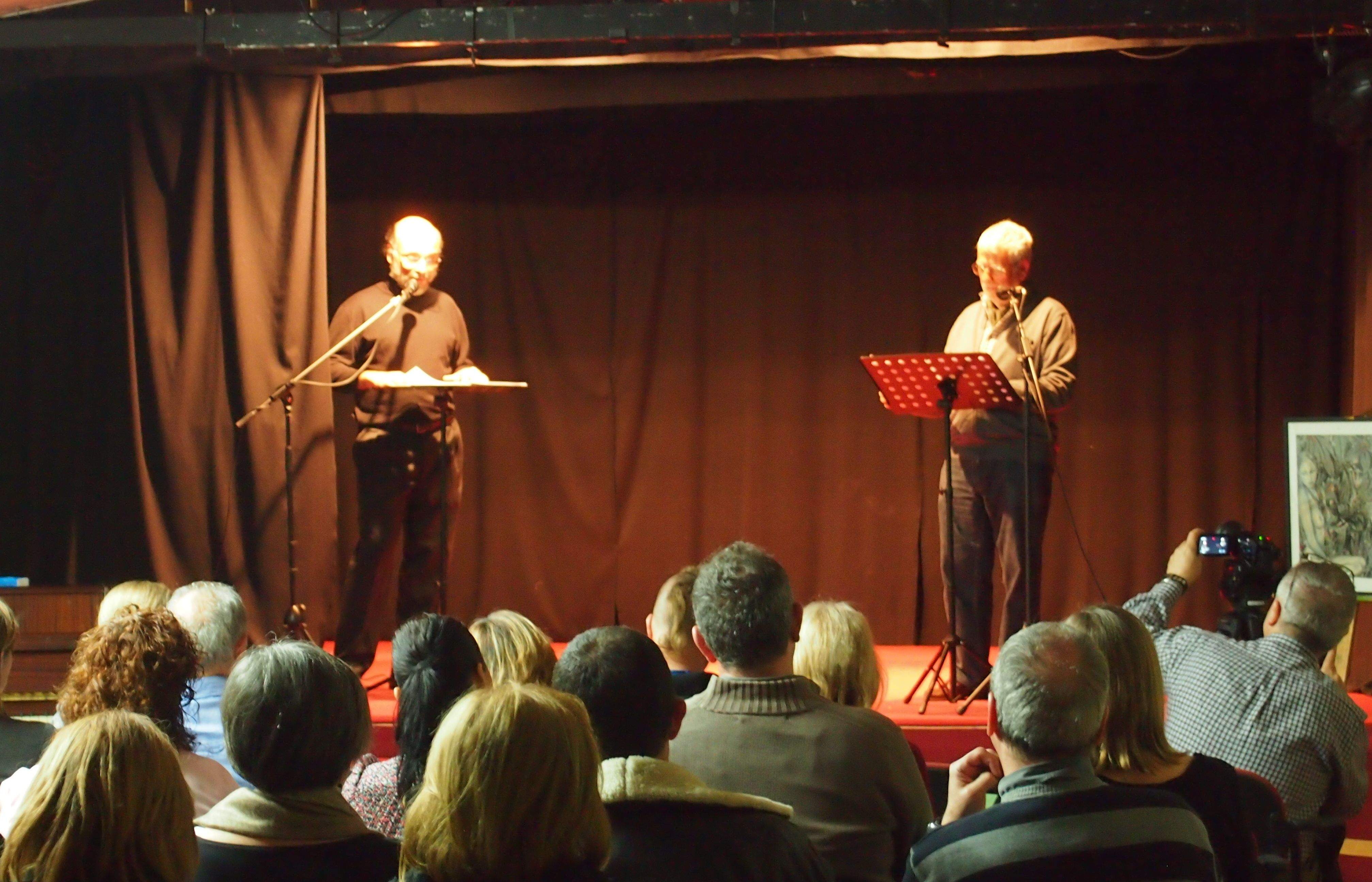 Joan S. Alòs i Llorenç Serrahima van recitar els versos. FOTO: C.Caballé