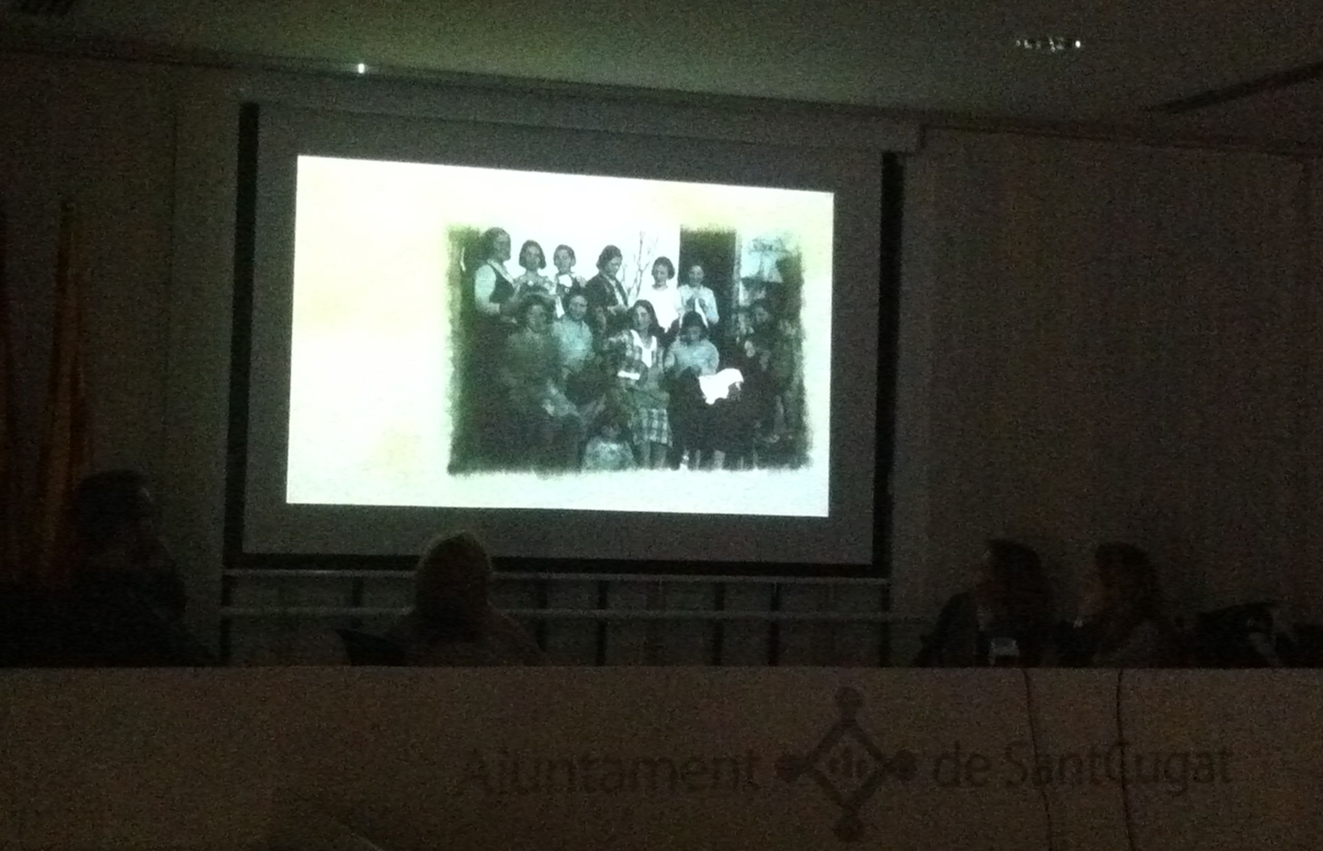 Durant la roda de premsa s'han pogut veure algunes imatges de la sèrie. FOTO: C.Caballé