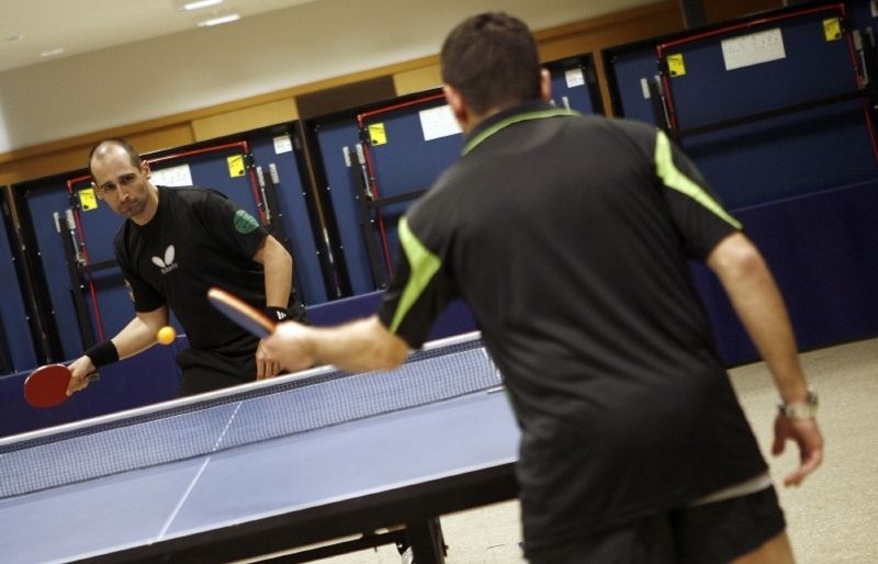 Fran Castillo, a la dreta de la imatge, és un dels tres palistes de la UE Sant Cugat. FOTO: E. Naval