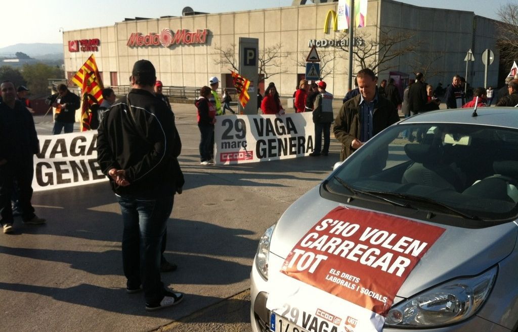 El Centre Comercial no obrirà al matí del 29 de març. FOTO: JR. Armadàs