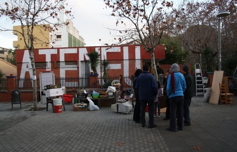 El col·lectiu havia ocupat l'antiga seu de Caixa Terrassa a la Floresta. FOTO: À. Guinó