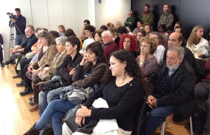 Familiar i amics de Pilar Gefaell al Ple de Sant Cugat FOTO: Laura Grau