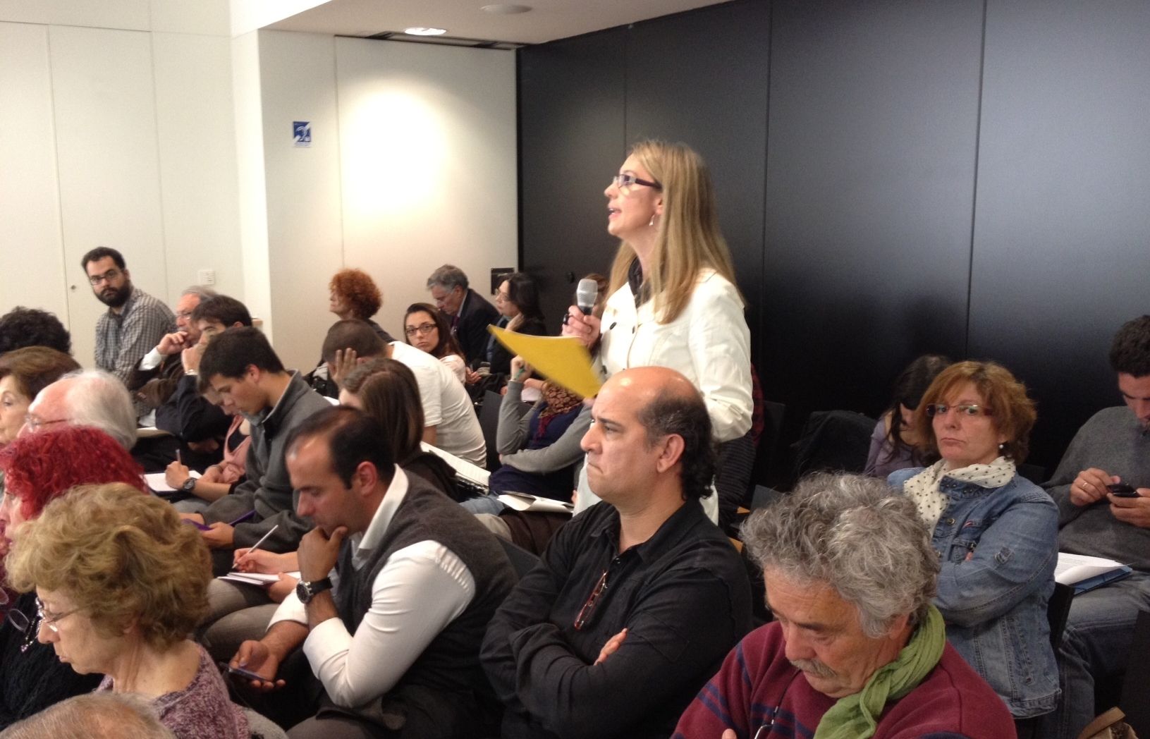 Mireia Ingla, presidenta local de ERC, durant el ple municipal d'aquest dilluns. FOTO: L. Grau