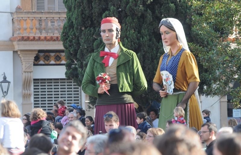Els Geganters estan de festa. Els ajudes? FOTO: Artur Ribera