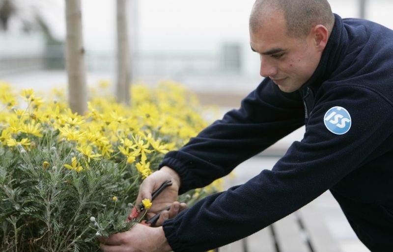 L'empresa ISS ofereix serveis de jardineria, neteja, seguretat o manteniment. FOTO: Arxiu 