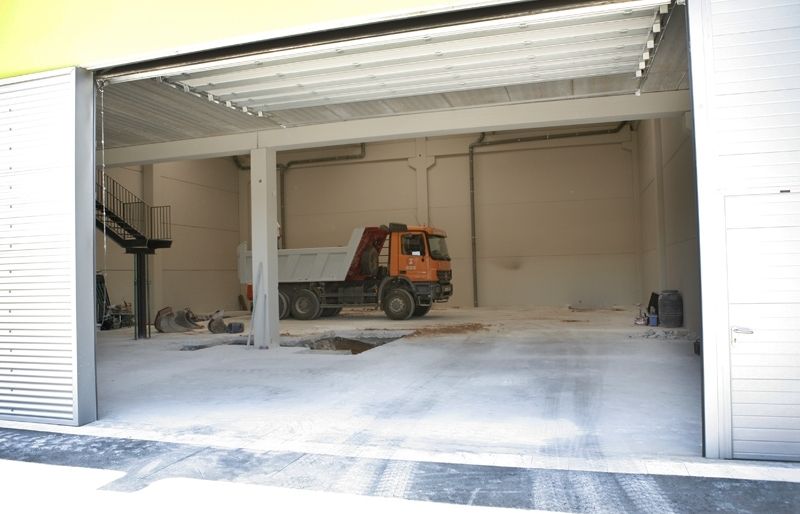 Treballs a l'interior de la nau. FOTO: Artur Ribera