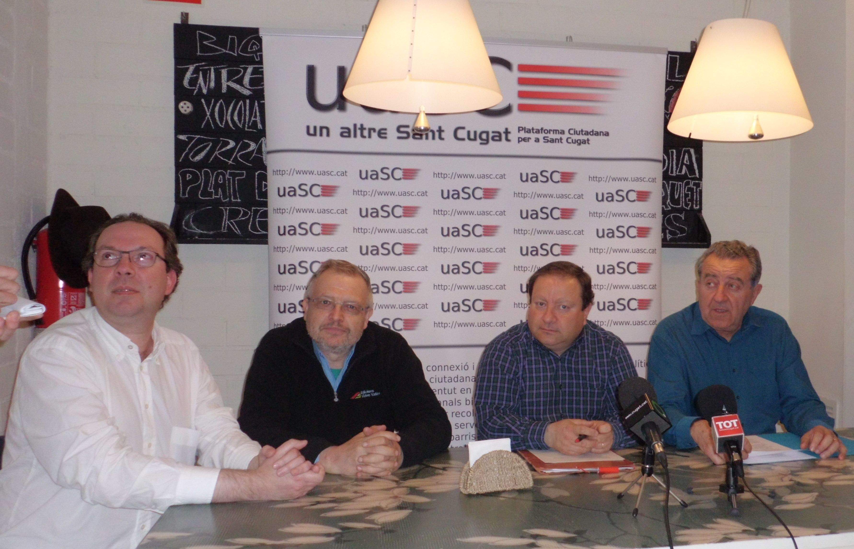 Els membres de UASC a la cafeteria Tartatatín FOTO: JR Armadàs