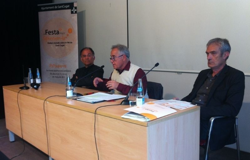 Una seixantena de persones han assistit al primer debat per repensar la Festa Major. FOTO: Anna Mira 
