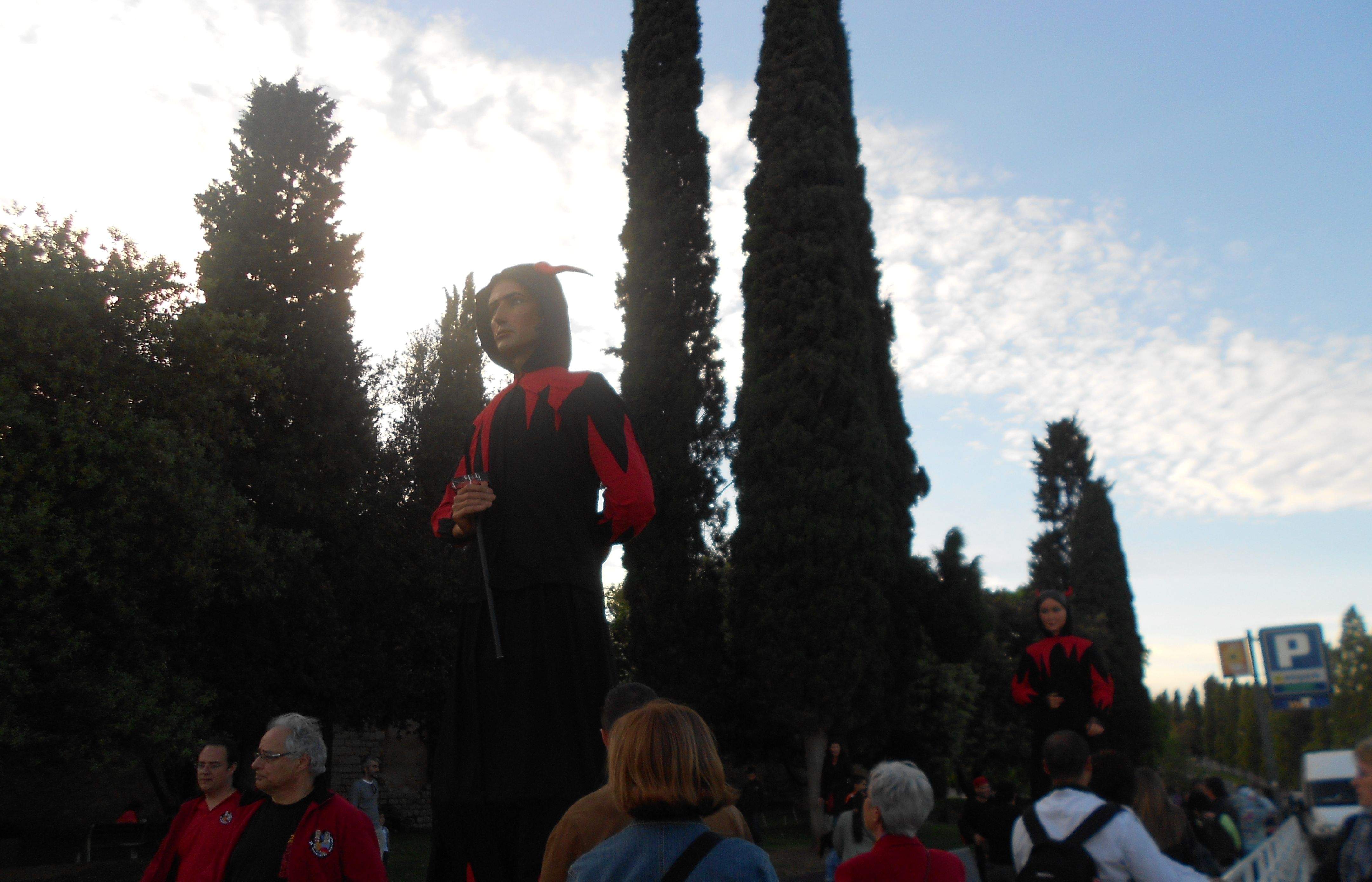 El gegants de Sant Cugat vestits per a l'ocasió. FOTO: Alba Guerrero