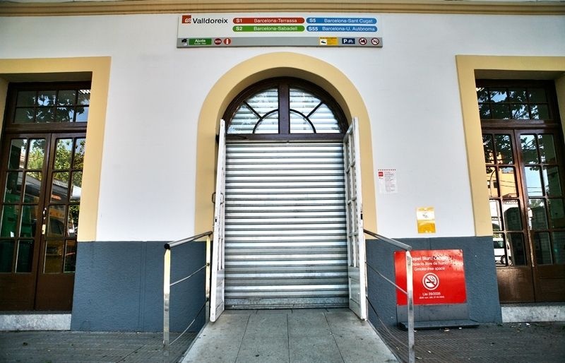 Estació de Valldoreix, aquest dijous al matí. FOTO: Artur Ribera
