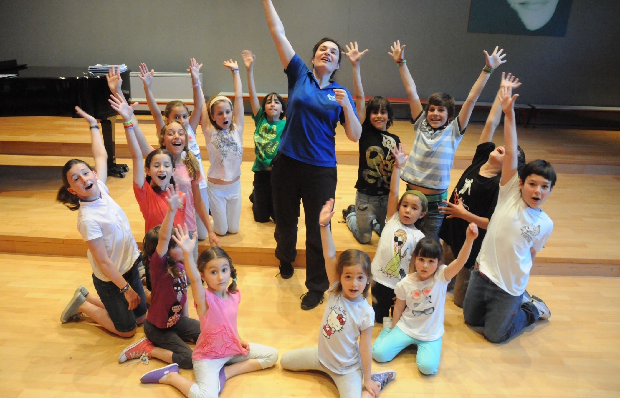 Els quinze preseleccionats per participar a 'Sonrisas y lágrimas', al Teatre-Auditori Sant Cugat. FOTO: David Fernández