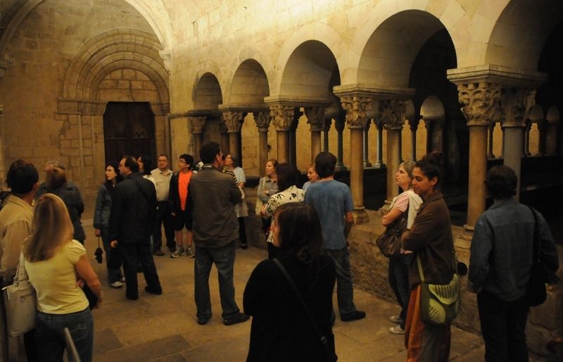 Sant Cugat es torna a sumar a la Nit dels Museus i obre fins a mitjanit les portes del Museu de Sant Cugat. FOTO: Davif Fernández