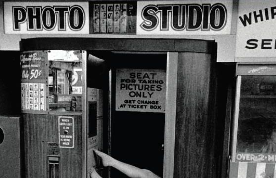 Marina Espasa només convida el lector a gaudir duna bona estona.