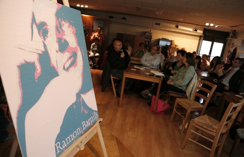 Les anécdotes dels més propers a Barnils han estat explicades entre gintonics, una de les begudes preferides de Barnils. FOTO: Artur Ribera