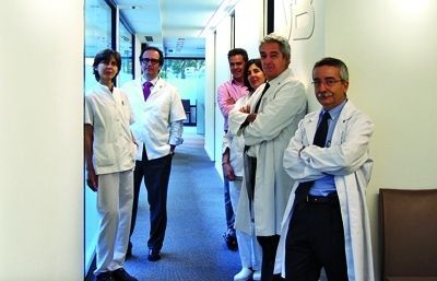 La clínica se situa al carrer de l'Oliana, 27 (Barcelona)