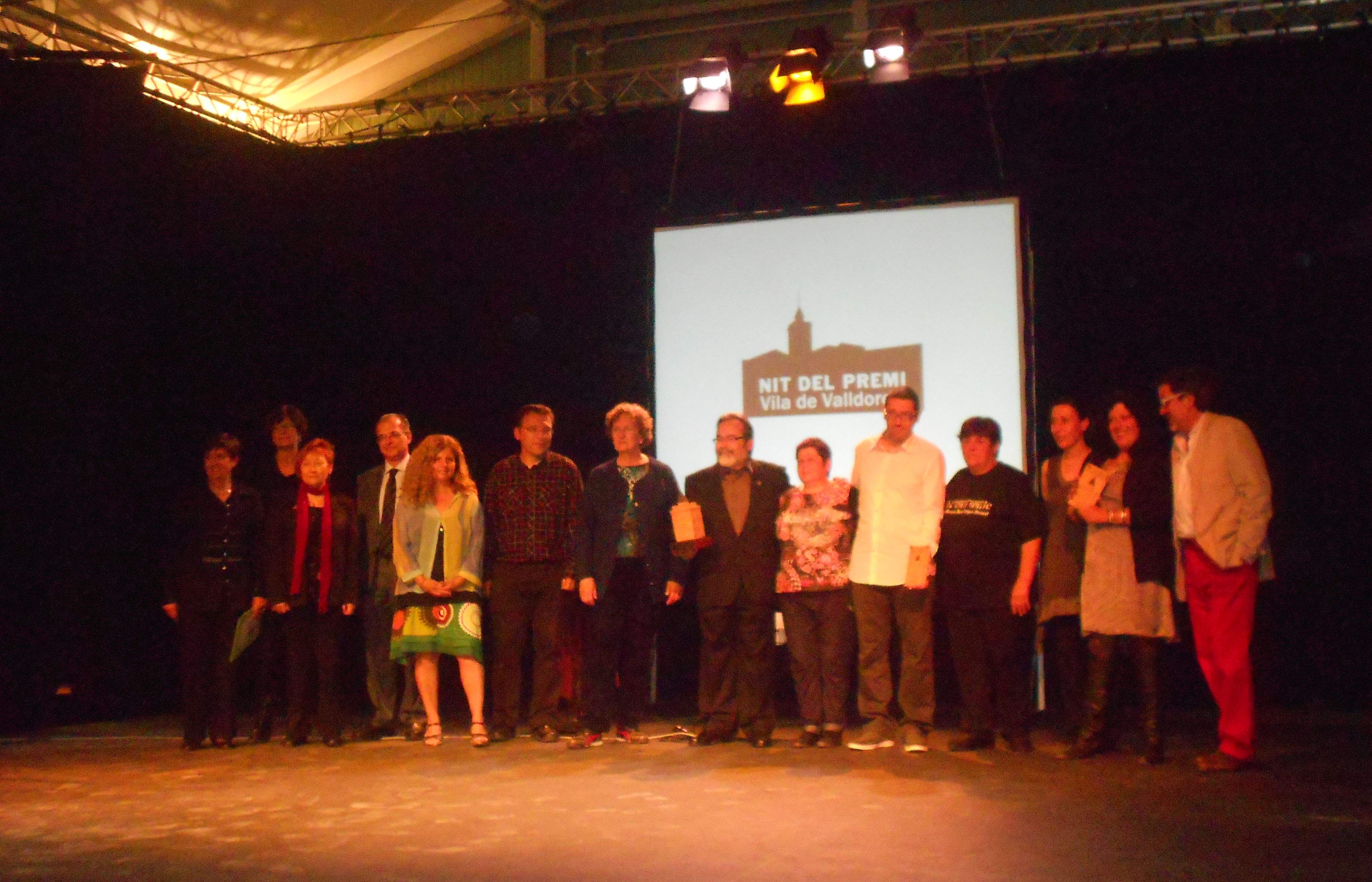 Foto de grup amb els candidats, guanyadors i membres de les entitats de Valldoreix. FOTO: Alba Guerrero