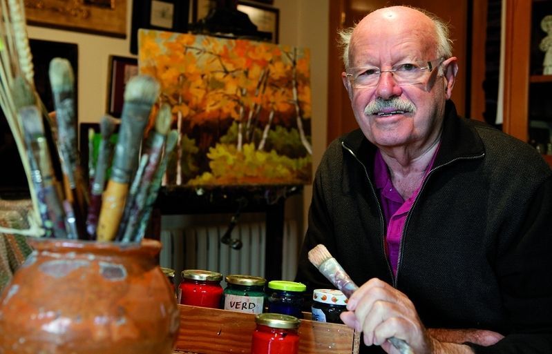 Tortosa: He combinat la pintura amb un collage delements naturals. FOTO: Artur Ribera