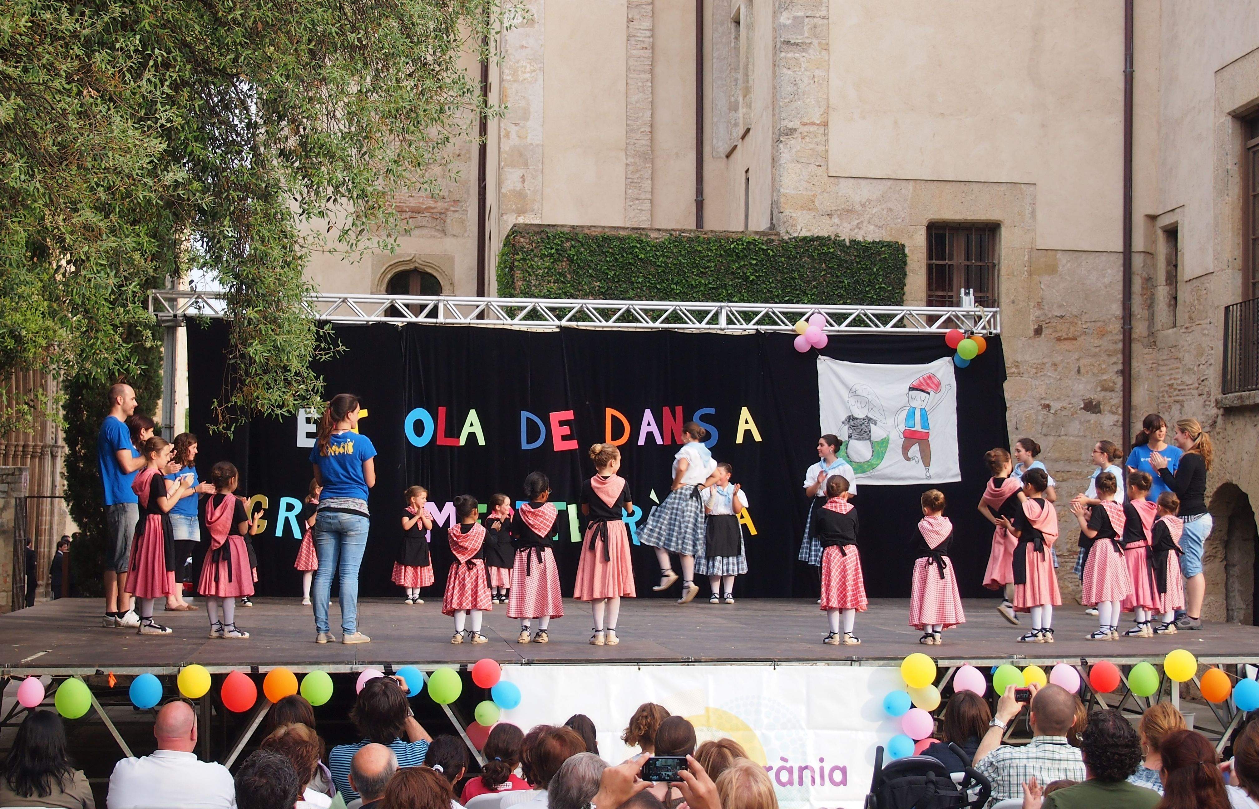 Fi de festa amb els monitors i els alumnes plegats. FOTO: C.Caballé