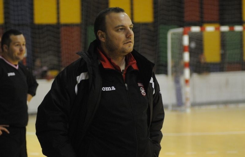 Jordi Palau, a l'esquerre de la imatge, i el tècnic Dani Mosteiro. FOTO: David Fernández