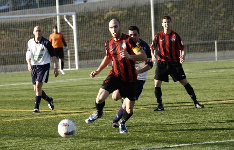 Joan Gómez, capità del Sant Cugat Esport FC, en una acció d'un partit. FOTO: Esther Naval