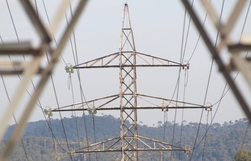 Les línies d'alta tensió de Valldoreix arriben fins a Mira-sol FOTO: Artur Ribera