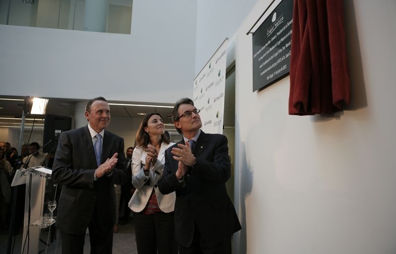El president d'Inverfiatc Joan Castells, l'alcaldessa Mercè Conesa i el president Artur Mas infaugurant el centre Cugat Natura. FOTO: Artur Ribera