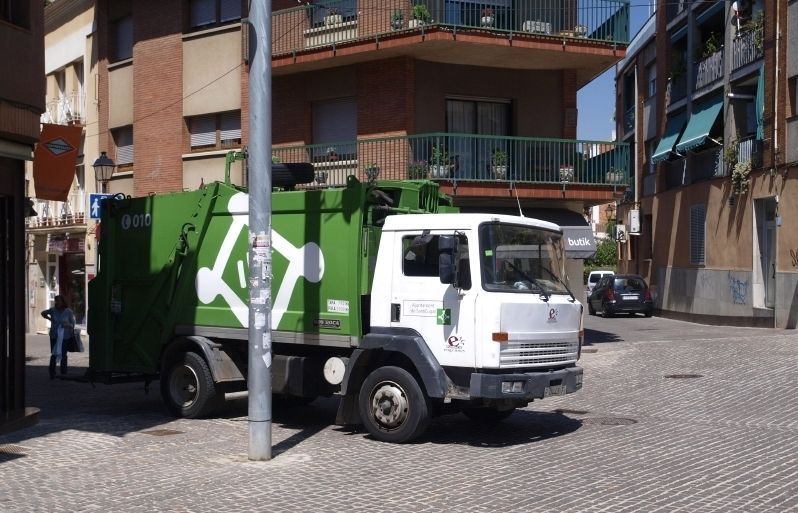 La neteja urbana i la recollida de brossa la fa l'empresa Valoriza FOTO: Axiu 
