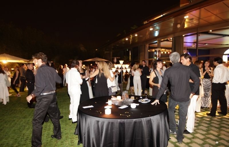 És la quarta edició de la festa Black&White. FOTO: Lluís Llebot. 