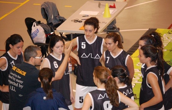 Enrique Rodríguez, a l'esquerra, exercint d'entrenador. FOTO: Cedida