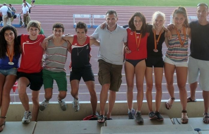 Desquerra a dreta a la fotografia: Katia Coquis, Roger Sunyer, Nil Rodés, Francesc Viaplana, Antoni Corgos, Cora Salas, Zoya Naumov, Constança Cerrada i Juan Carlos Ginés. FOTO Cedida