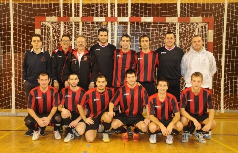 Augus, el segon per baix a l'esquerre, no seguirà a l'equip. FOTO: David Fernández