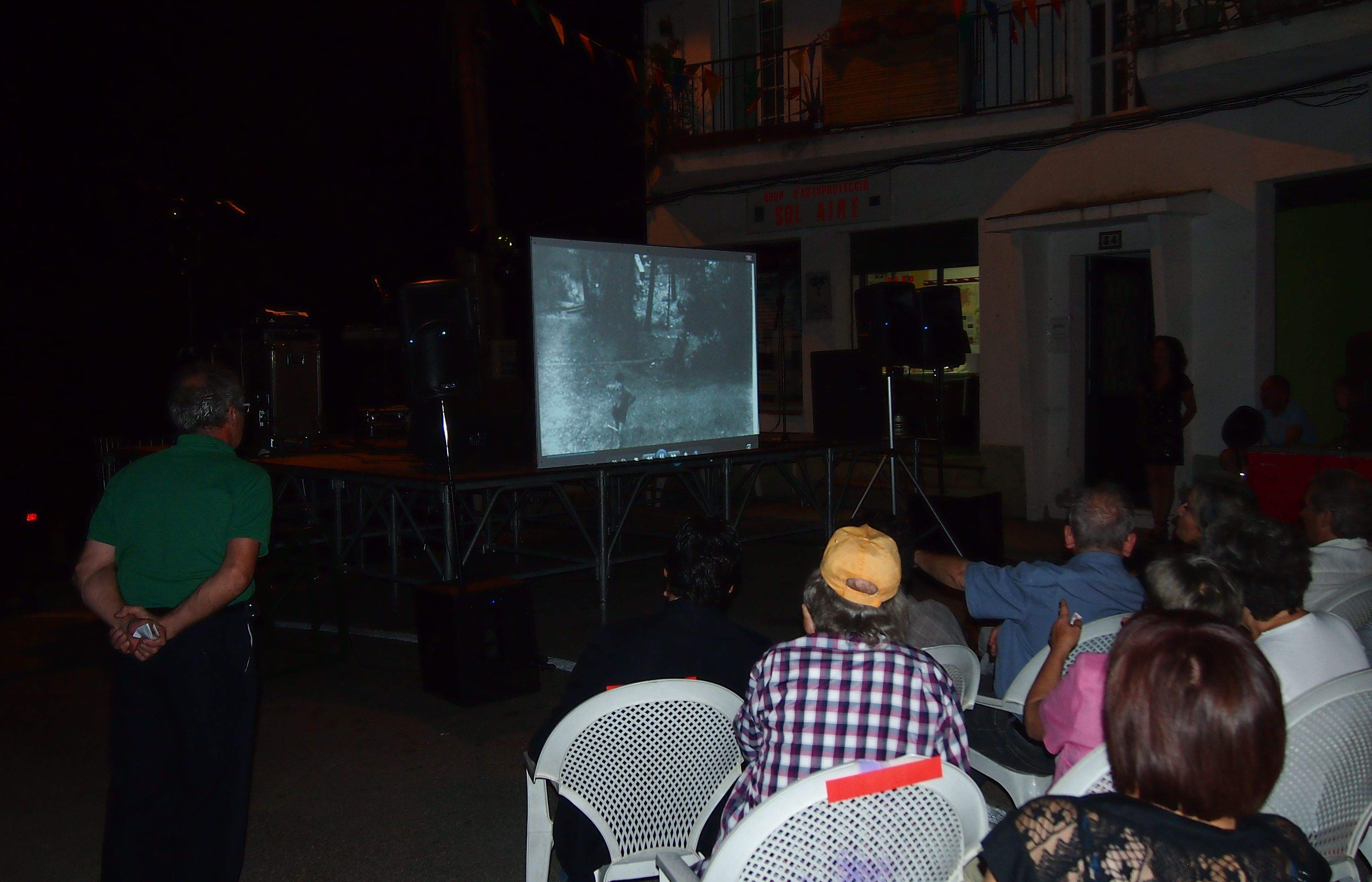 El passi d'imatges va recordar la història del barri. FOTO: C.Caballé