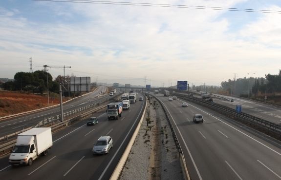 L'Ap-7 al seu pas per Sant Cugat FOTO: Arxiu