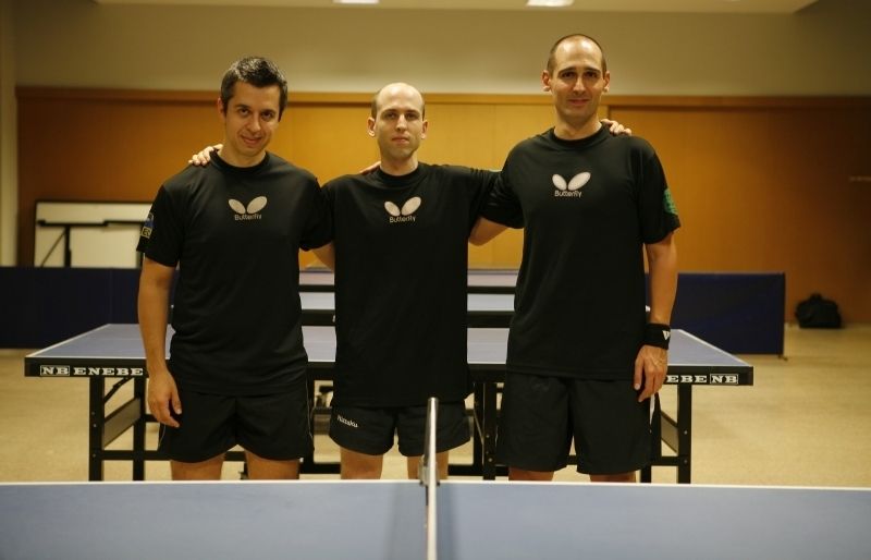 Josep Antón, Enric Bosch i Fran Castillo, jugadors del primer equip de la UE Sant Cugat. FOTO: Artur Ribera