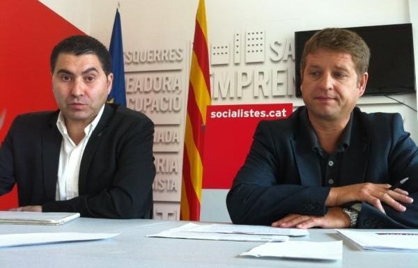 Ferran Villaseñor (esquerra) i Pere Soler a la seu del PSC FOTO: JR Armadàs
