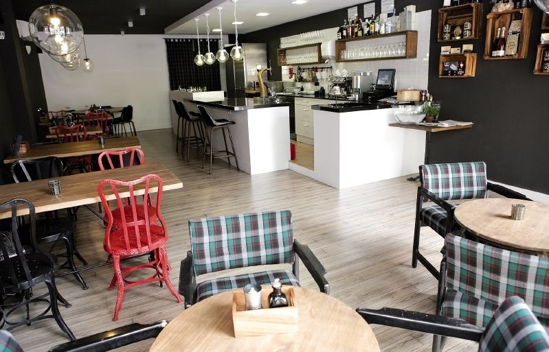 Interior del restaurant Salazón