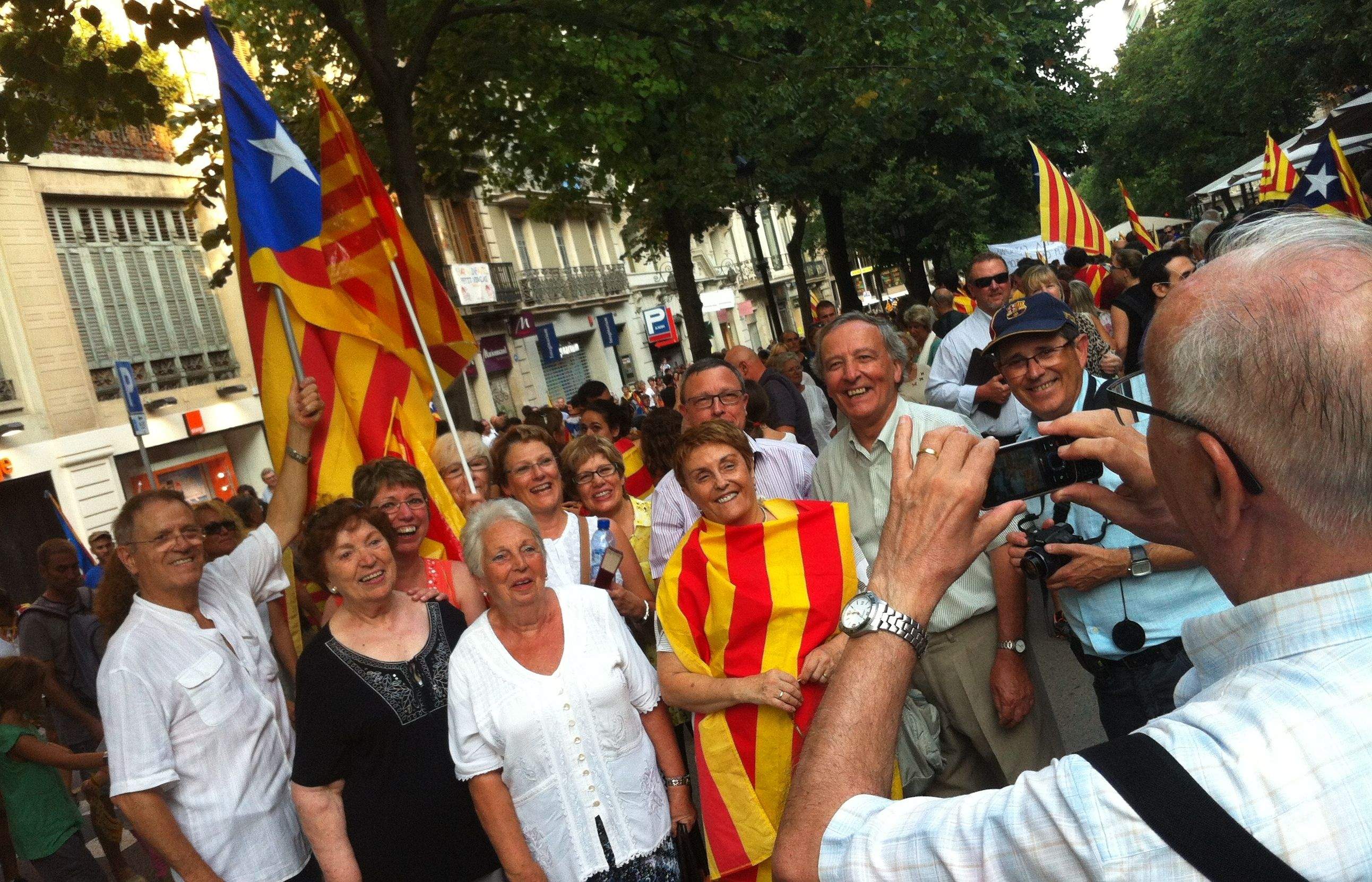 Molts manifestants han volgut immortalitzar el moment històric FOTO: JR Armadàs